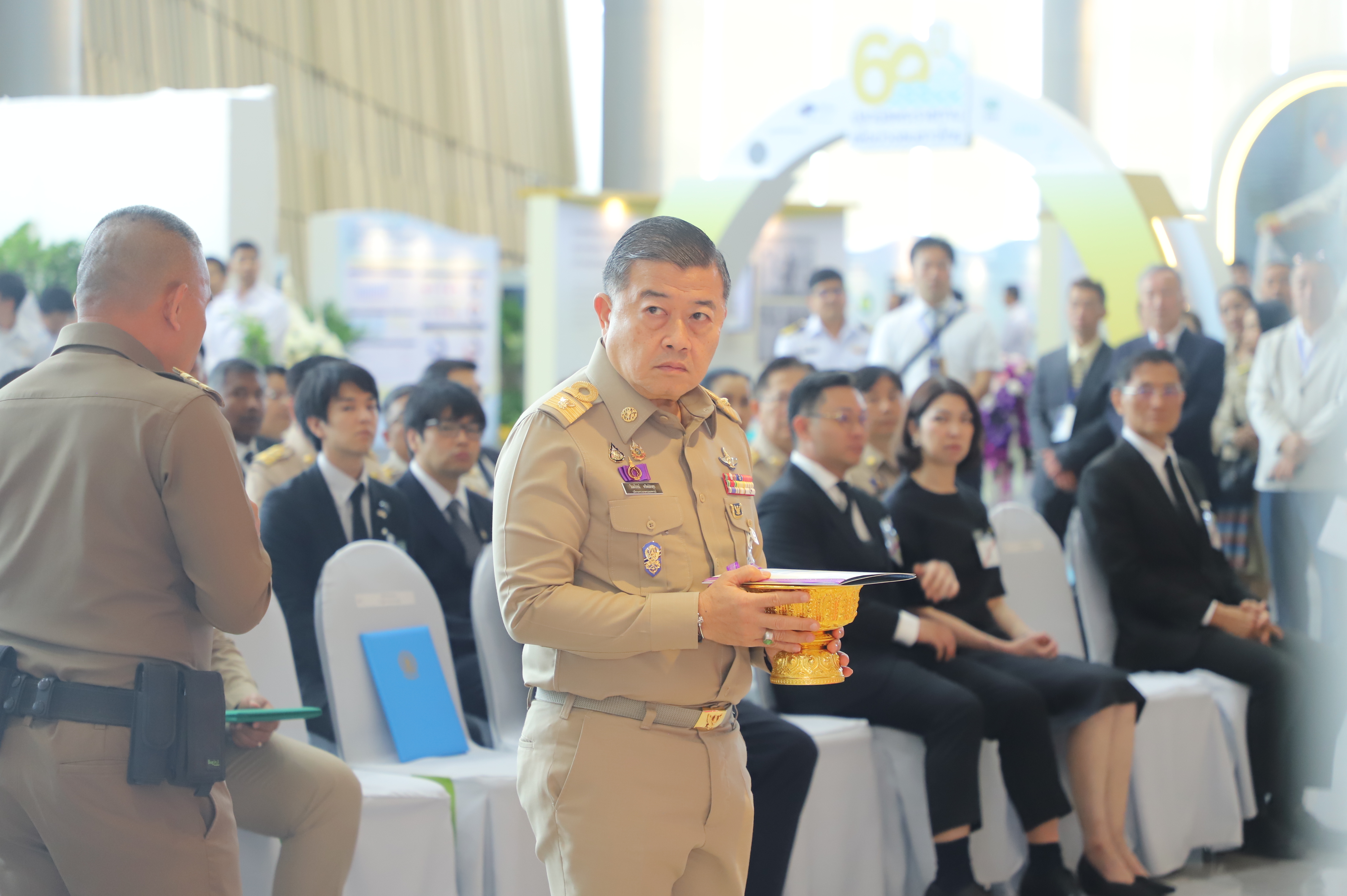 title - เลขาฯ ส.ป.ก. เฝ้ารับเสด็จ สมเด็จพระกนิษฐาธิราชเจ้า กรมสมเด็จพระเทพรัตนราชสุดาฯ สยามบรมราชกุมารี ทรงเป็นองค์ประธานเปิดงาน 60 ปี ปลานิลพระราชทาน เพื่อปวงชนชาวไทย